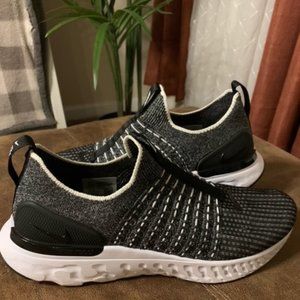 Nike React Phantom Run Flyknit 2